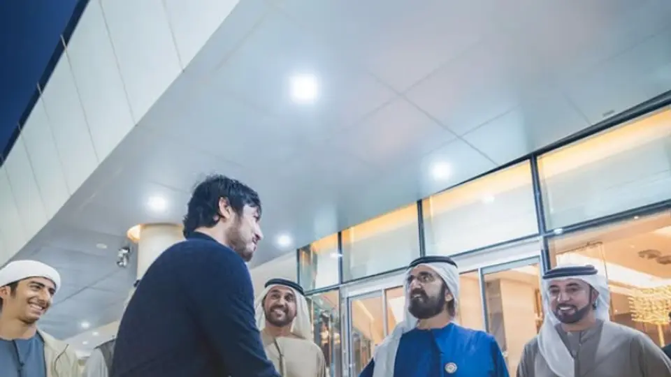 Sadar Azmoun saludando a Mohammed bin Rashid Al Maktoum l INSTA: @sardar_azmoun