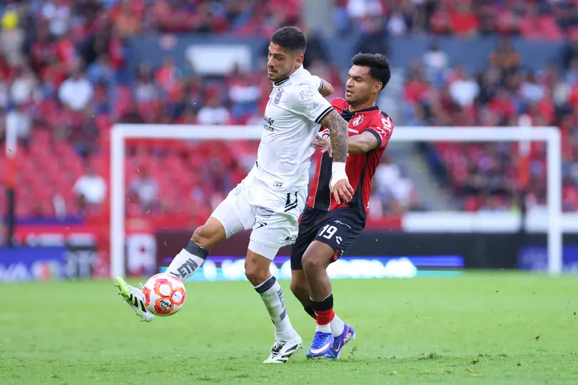 Mudo Aguirre y Lucas Abascia durante el Atlas vs Querétaro | IMAGO7