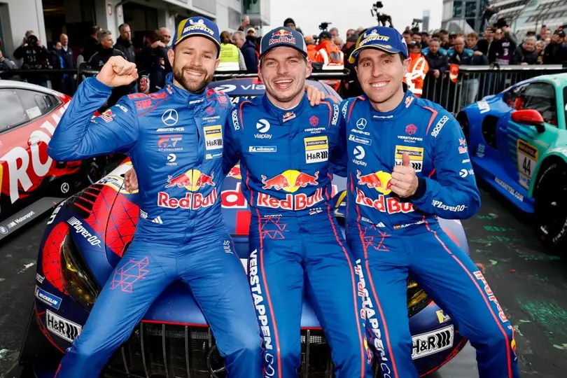El equipo de Mercedes en la Nürburgring Langstrecken-Serie con Max Verstappen | X: @amgmotorsport