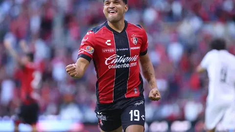 Mudo Aguirre, jugador del Atlas, en festejo de gol anulado en el duelo ante Querétaro | IMAGO7