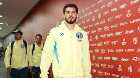 Henry Martin en su llegada a un partido con América | IMAGO 7