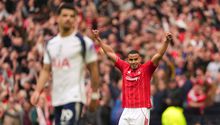 Nottingham Forest hunde al Tottenham en la lucha por la permanencia