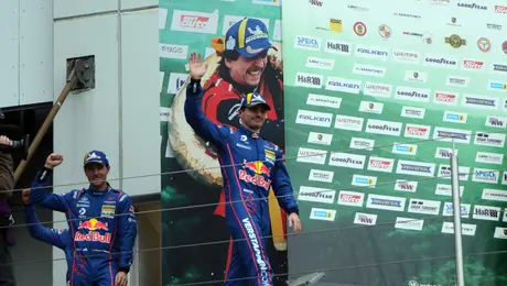 Verstappen pierde la victoria por descalificación en su debut en Nurburgring