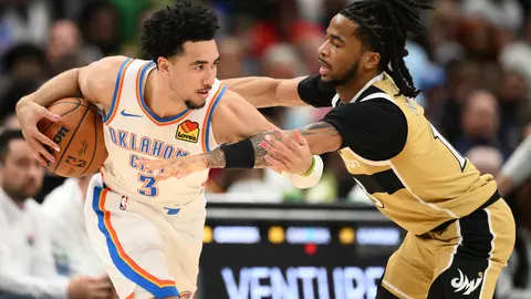 Jared McCain se enfrenta a Sharife Cooper en el partido de Oklahoma City Thunder contra Washington Wizards en la NBA | AP