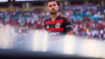 Jorginho acusa al equipo de Chappell Roan de intimidar a su hija en un hotel