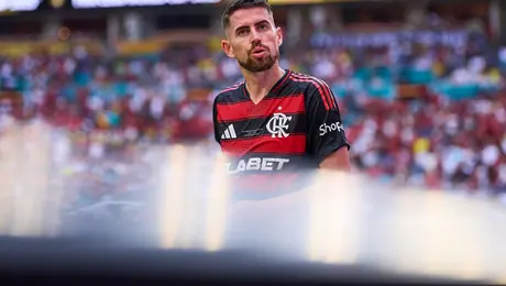 Jorginho acusa al equipo de Chappell Roan de intimidar a su hija en un hotel