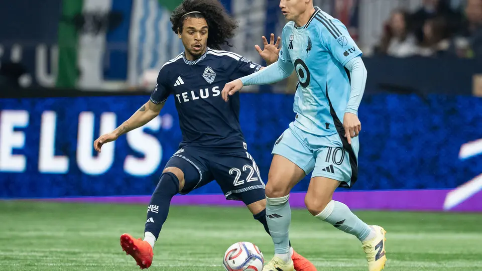 James Rodríguez peleando un balón en su debut en MLS l AP
