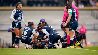 ¡De terror! Chinwendu Ihezuo sufrió grave lesión en victoria de Pachuca contra Pumas