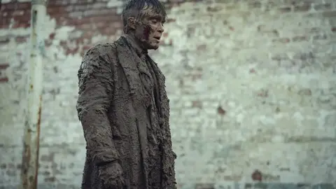 Tommy Shelby logra matar a John Beckett antes de su muerte./ Netflix
