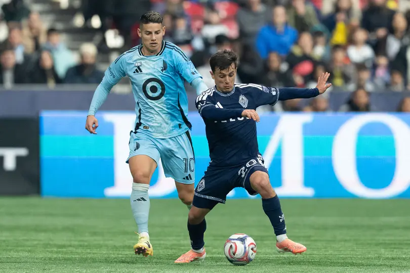 James Rodríguez peleando un balón ante Seattle Sounders l AP