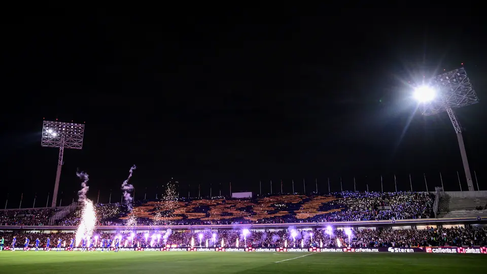 Recibimiento de La Rebel a Pumas, previo al duelo ante América en la Jornada 12 del Clausura 2026 | IMAGO7