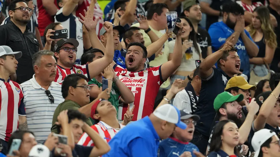 Afición de Chivas celebra el penal de Tala Rangel I IMAGO7