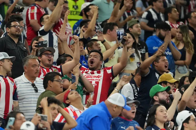 Afición de Chivas celebra el penal de Tala Rangel I IMAGO7