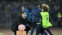 Efraín Juárez tiene emotivo festejo con su hijo en la victoria de Pumas ante América