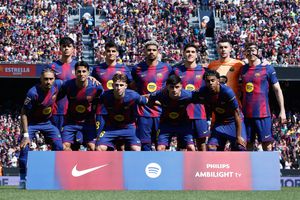 Jugadores de Barcelona previo a su partido de LaLiga ante Rayo Vallecano | AP
