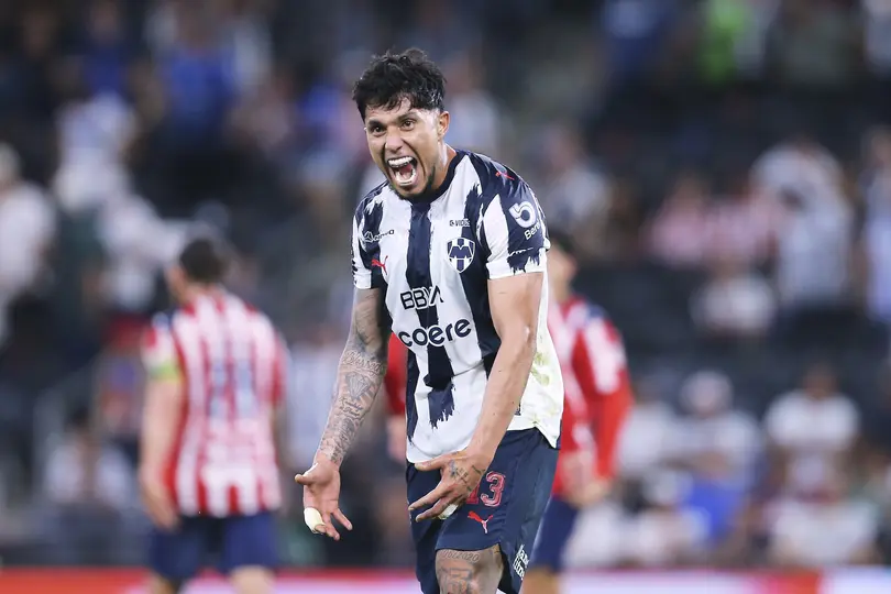 Carlos Salcedo, central de Rayados | IMAGO7