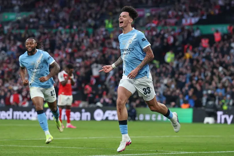 Nico O'Reilly celebra en la Final de la Carabao Cup entre Arsenal y Manchester City | AP