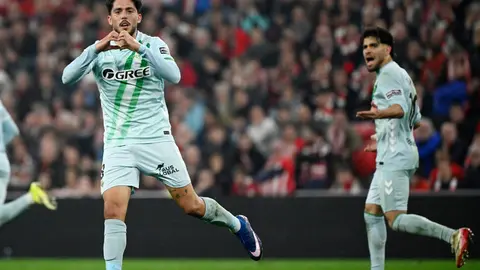 Equipo del Betis celebrando el gol ante Bilbao I AFP