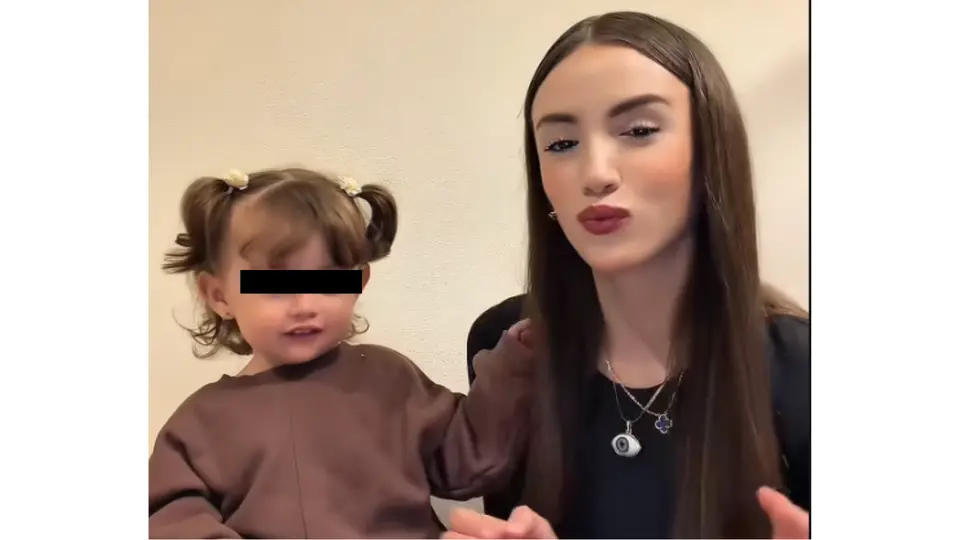 Marianne Gonzaga y su hija. / TikTok @mariannerc