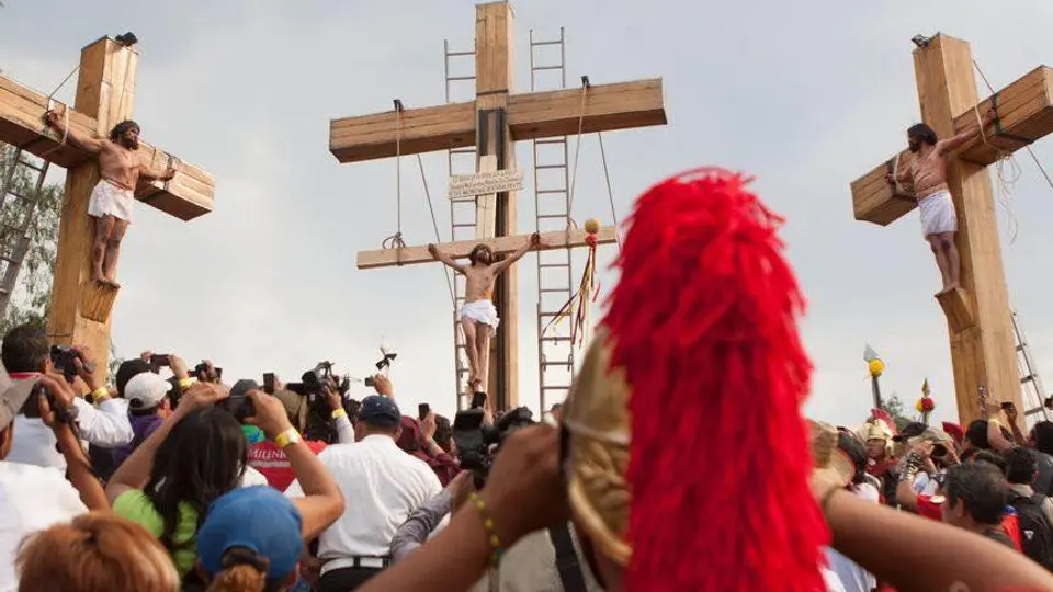 Miles de personas asisten cada año a la representación de la Pasión de Cristo en Iztapalapa durante Semana Santa. / FB: @lapasiondecristoiztapalapa