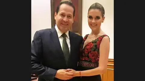 La esposa del exgobernador del Edomex aseguró que vive con temor por su integridad y la de sus hijos. / RS