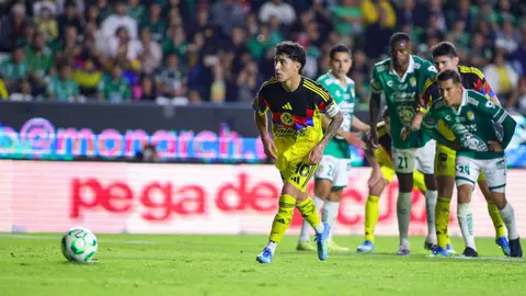 Zendejas cobra penal vs León | MEXSPORT