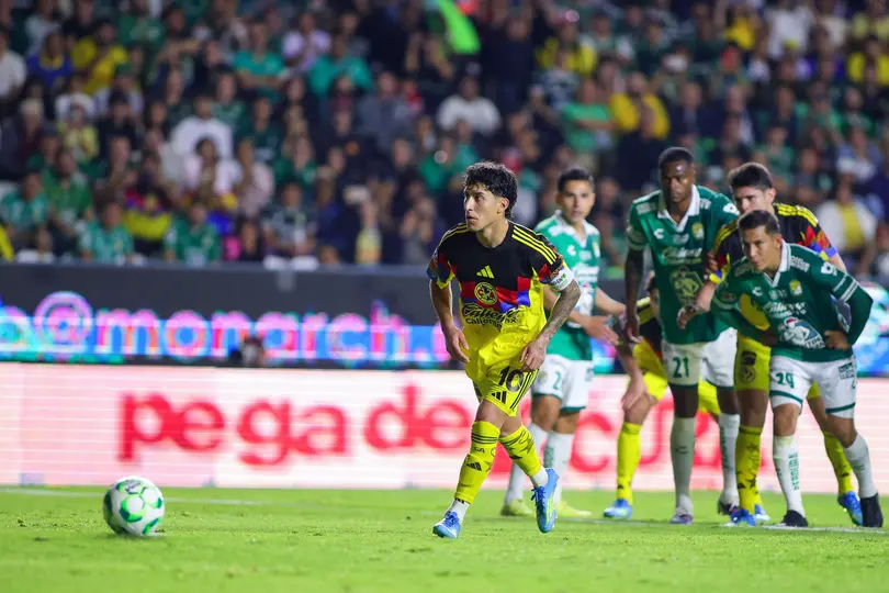 Zendejas cobra penal vs León | MEXSPORT
