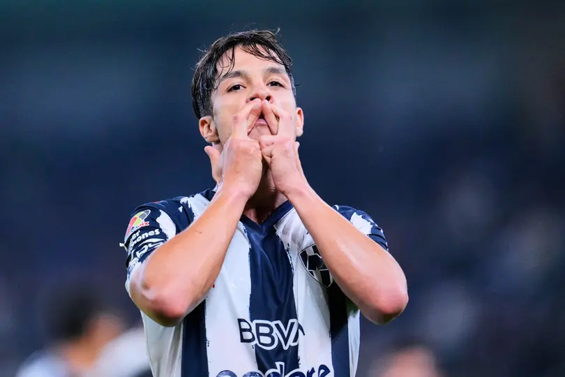 Oliver Torres festejando el gol para darle la vuelta al partido ante Puebla | MEXSPORT
