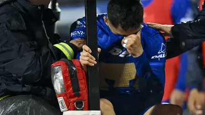 ¡Rompe en llanto! Alan Medina sufre fractura durante Pumas vs Juárez