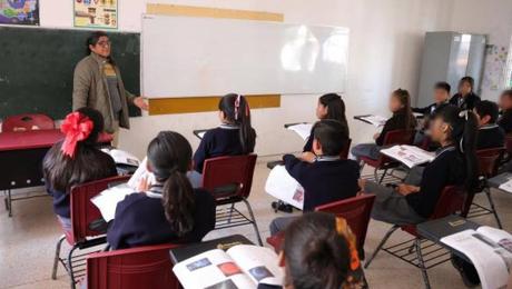 Aumento salarial a maestros 2026: ¿De cuánto es y cuándo se paga?