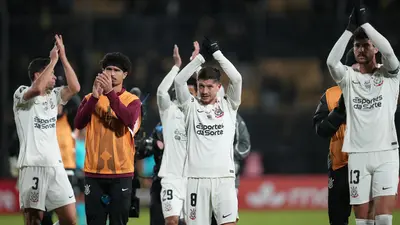 Corinthians asegura 1er sitio de grupo en Copa Libertadores y elimina a Peñarol