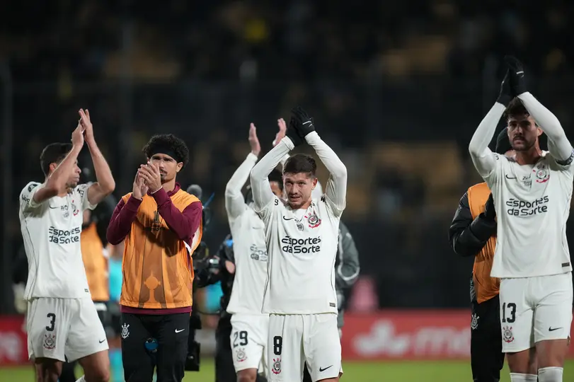 Jugadores de Corinthians celebrando su pase a la siguiente ronda de la Libertadores| AP