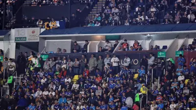 ¡Insólito! Sobrecupo en zona de prensa durante la Final entre Cruz Azul y Pumas