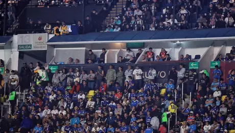 ¡Insólito! Sobrecupo en zona de prensa durante la Final entre Cruz Azul y Pumas