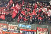 “Paga lo que debes”: Aficionados arremeten contra Milito por una presunta deuda