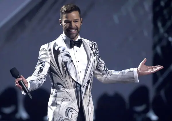 La portavoz oficial del cantante confirmó que el boricua y todo su equipo se encuentran fuera de peligro. / AP