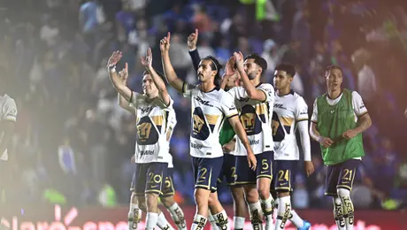 Pumas acaricia el título tras otra “milagrosa” salvación; Cruz Azul deja escapar ventaja en la final
