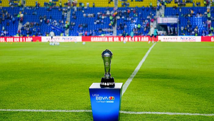 El trofeo de la Liga MX ya espera al ganador entre Pumas y Cruz Azul | IMAGO7