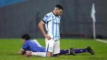 ¡El error del año! Maravilla Martínez protagoniza un increíble fallo y Racing queda eliminado