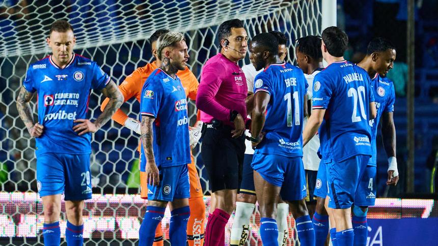 Ismael López Peñuelas en el partido entre Cruz Azul y Pumas | MEXSPORT