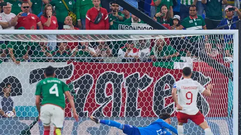 Ochoa detiene penalti a Robert Lewandowski en Qatar 2022 | MEXSPORT