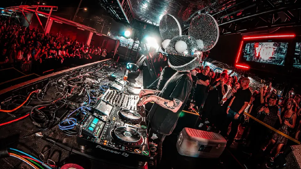 El Dj será parte del Festival Gumball 2026, que es la carrera de autos de deportivos / FB: @deadmau5