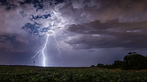 Entre 1998 y 2021, la caída de rayos provocó 2 mil 470 muertes en México, de acuerdo con datos analizados por especialistas de la UNAM. / iStock
