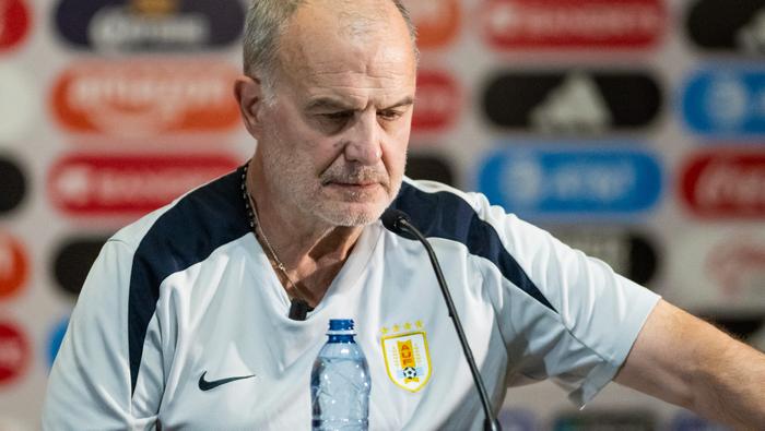 Marcelo Bielsa en conferencia de prensa con la Selección de Uruguay | MEXSPORT