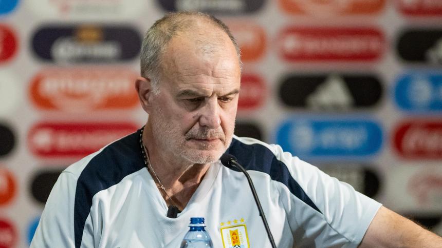 Marcelo Bielsa en conferencia de prensa con la Selección de Uruguay | MEXSPORT