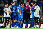 ¿Era roja? Rubén Duarte le deja los tachones a Paradela y Cruz Azul pidió expulsión