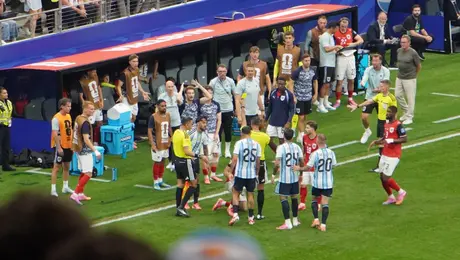 FIFA pone en debate mantener las pausas de hidratación en los próximos Mundiales