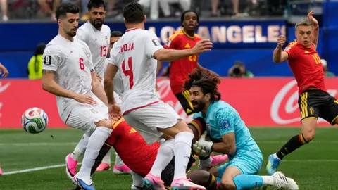 Irán hace historia con el once más veterano en un Mundial