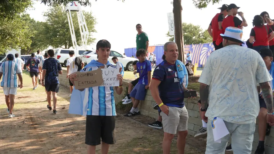 Aficionados de Argentina en Dallas l CARLOS PONCE