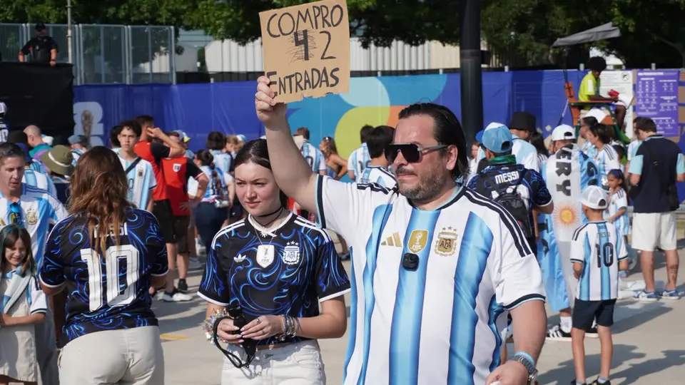 Hinchas argentinos buscan boletos de última hora en Dallas